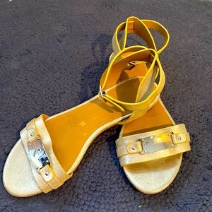Authentic 100 % Marc Jacobs silver leather sandals with logo plates. See pics!